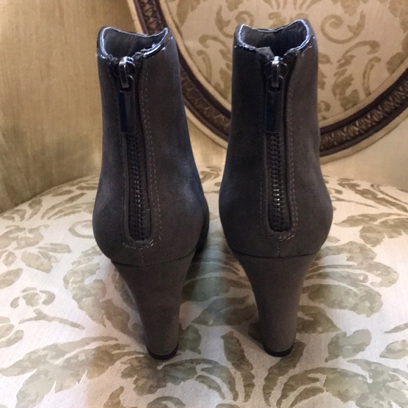 ❌CLEARANCE❌ CHELSEA CREW Suede Booties - Picture 8 of 8